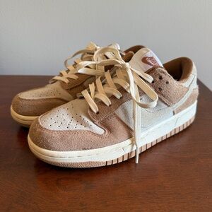 EUC Nike Women's Dunk Low Medium Curry Sneakers